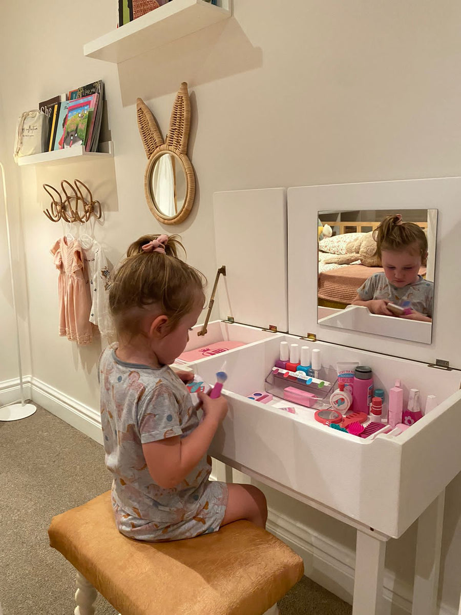 Girls vanity hotsell dressing table